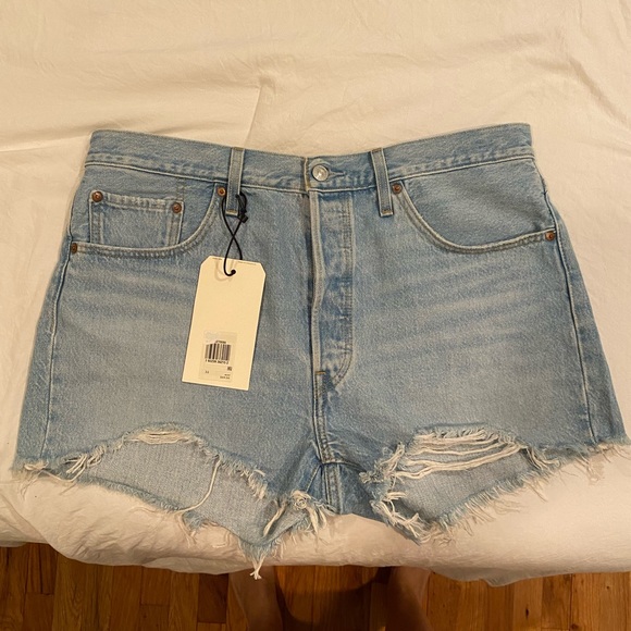 NWT Levi 501 Jean Shorts - Picture 1 of 3